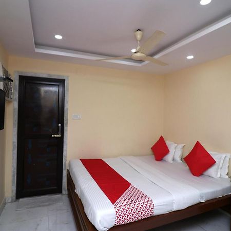 Calcutta Bara Bazar Oyo Flagship 16209 Hotel Ambar Palace מראה חיצוני תמונה