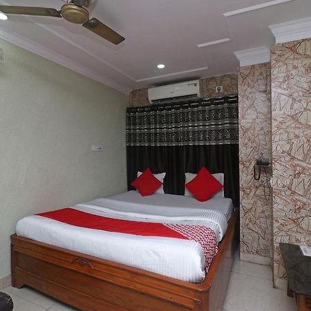 Calcutta Bara Bazar Oyo Flagship 16209 Hotel Ambar Palace מראה חיצוני תמונה