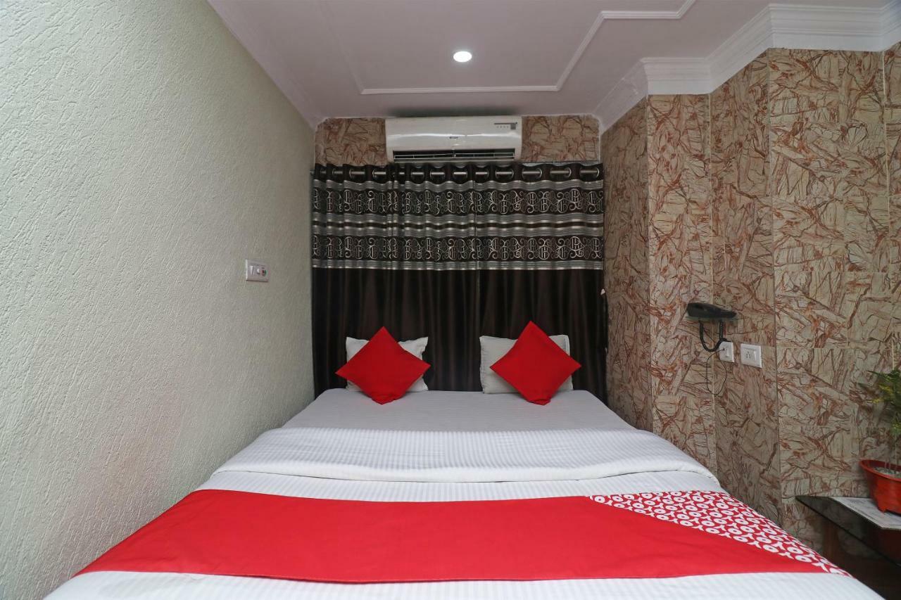 Calcutta Bara Bazar Oyo Flagship 16209 Hotel Ambar Palace מראה חיצוני תמונה