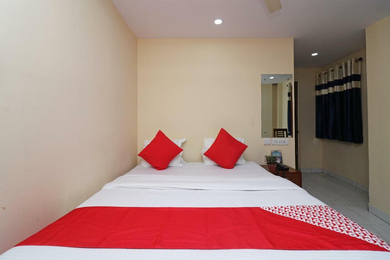 Calcutta Bara Bazar Oyo Flagship 16209 Hotel Ambar Palace מראה חיצוני תמונה