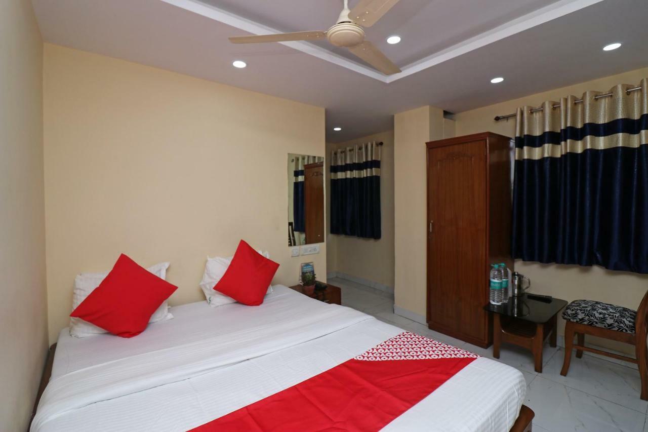 Calcutta Bara Bazar Oyo Flagship 16209 Hotel Ambar Palace מראה חיצוני תמונה