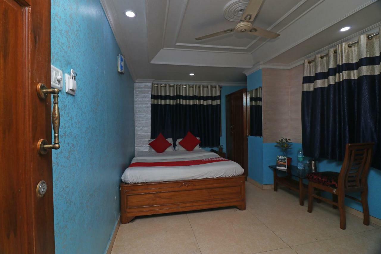 Calcutta Bara Bazar Oyo Flagship 16209 Hotel Ambar Palace מראה חיצוני תמונה