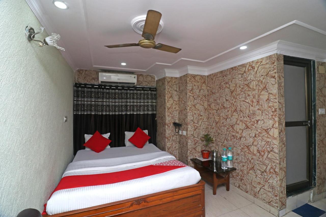 Calcutta Bara Bazar Oyo Flagship 16209 Hotel Ambar Palace מראה חיצוני תמונה